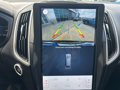 Used 2024 Ford Edge SE w/ Black Appearance Package image 25