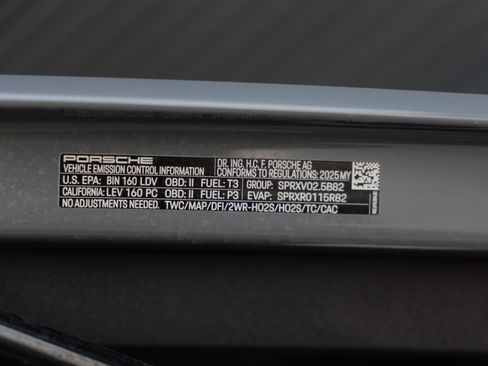Certified 2025 Porsche 718 Cayman RWD image 37