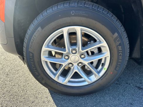 New 2025 Jeep Grand Cherokee Laredo w/ Luxury Tech Group I image 13