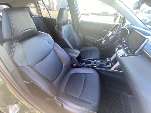 Certified 2024 Toyota Corolla Cross XLE w/ Convenience Package image 24