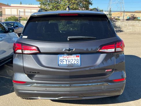 Used 2022 Chevrolet Equinox RS w/ Infotainment Package FWD image 5