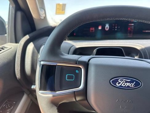 Used 2025 Ford Expedition Active AWD/4WD image 20