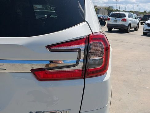 Used 2023 Subaru Ascent Premium w/ Convenience Package AWD/4WD image 11