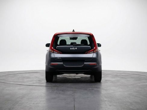 Used 2025 Kia Soul LX w/ LX Technology Package FWD image 7