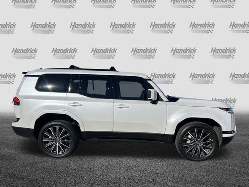 Used 2024 Lexus GX 550 w/ Accessory Package (2T) image 10