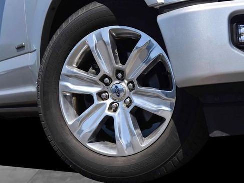 Used 2017 Ford F150 Platinum w/ Equipment Group 701A Luxury RWD image 3