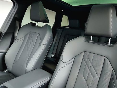 Used 2025 BMW X3 xDrive30i w/ Premium Package image 38