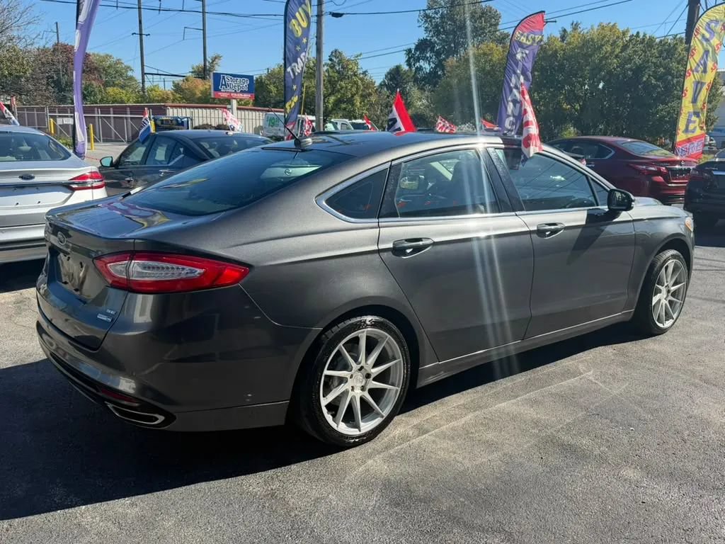 Used 2016 Ford Fusion SE w/ Equipment Group 202A AWD/4WD image 19