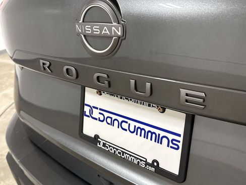 Used 2024 Nissan Rogue SV FWD image 25