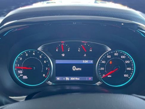 Used 2023 Chevrolet Traverse LT image 21