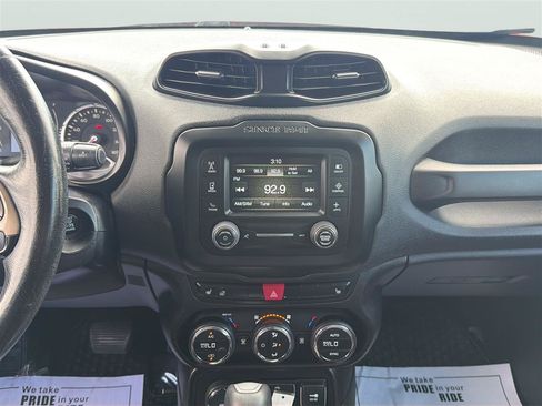 Used 2016 Jeep Renegade Latitude w/ Popular Equipment Group AWD/4WD image 17
