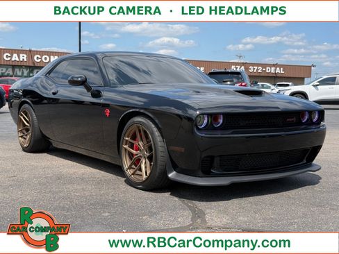 Used 2015 Dodge Challenger SRT Hellcat RWD image 1