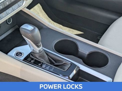 Used 2025 Nissan Altima 2.5 SV image 18