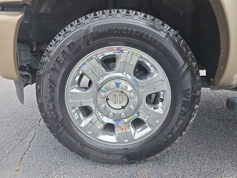 Used 2013 Ford F250 King Ranch w/ King Ranch w/Chrome Pkg image 32