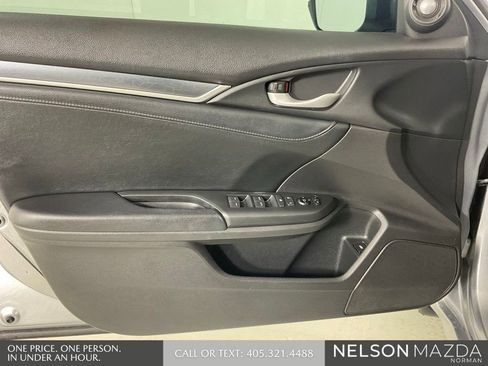 Used 2016 Honda Civic Touring image 17
