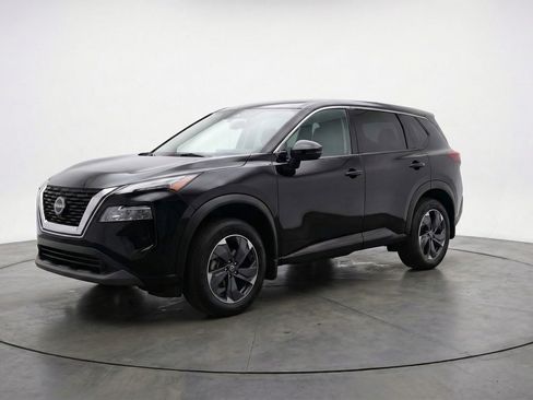 Used 2025 Nissan Rogue SV image 3