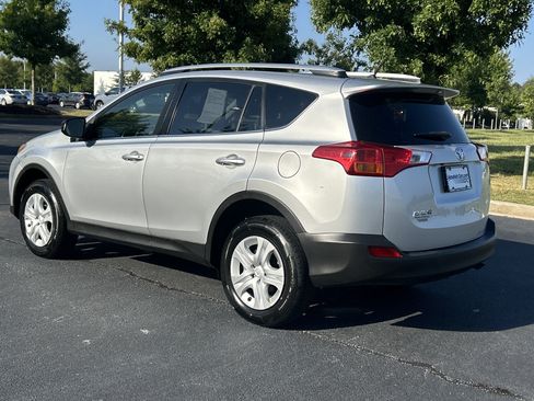 Used 2015 Toyota RAV4 LE FWD image 7