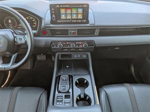 Used 2023 Honda Pilot Touring image 7