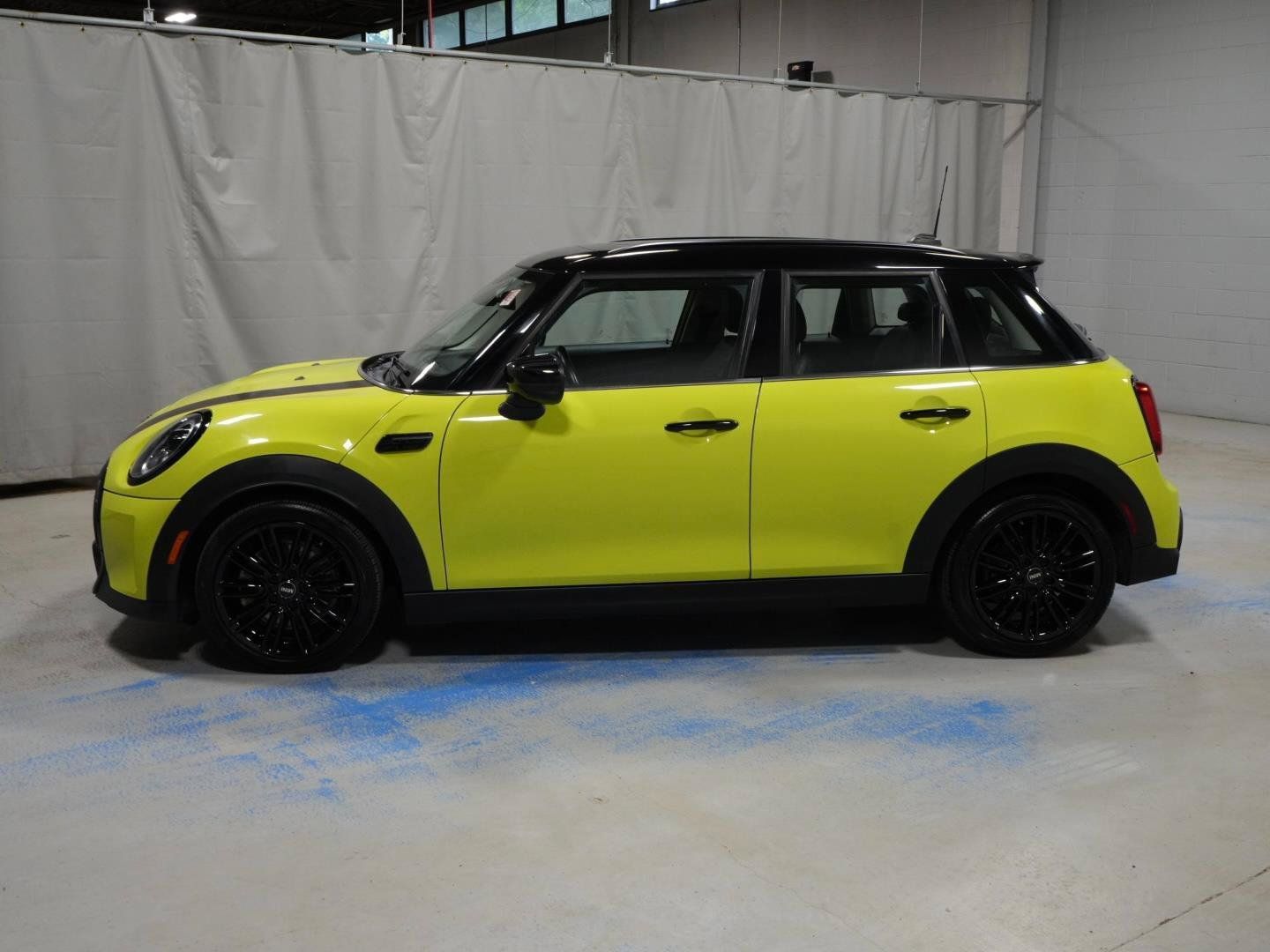 Used 2023 MINI Cooper S FWD image 15