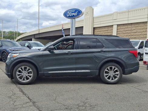 Certified 2022 Ford Explorer XLT w/ Equipment Group 202A AWD/4WD image 7