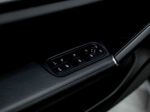 Used 2022 Porsche Cayenne GTS AWD/4WD image 39