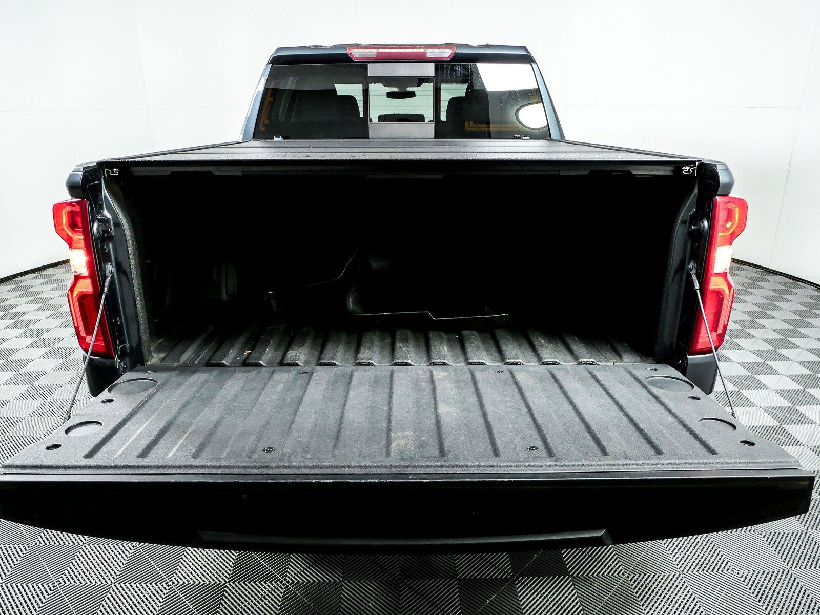 Used 2020 Chevrolet Silverado 1500 RST AWD/4WD image 29
