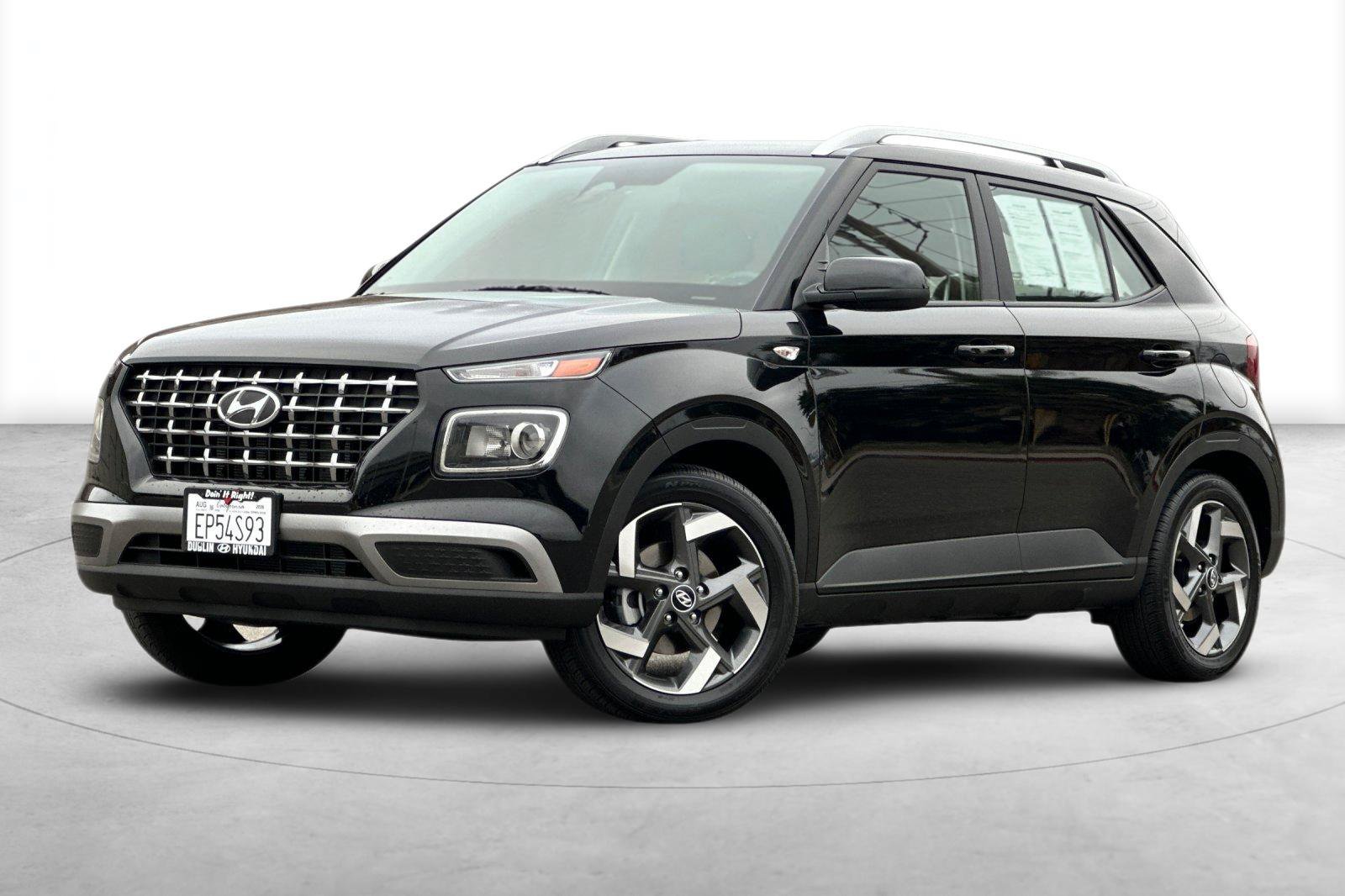 Certified 2026 Hyundai Venue SEL FWD image 2