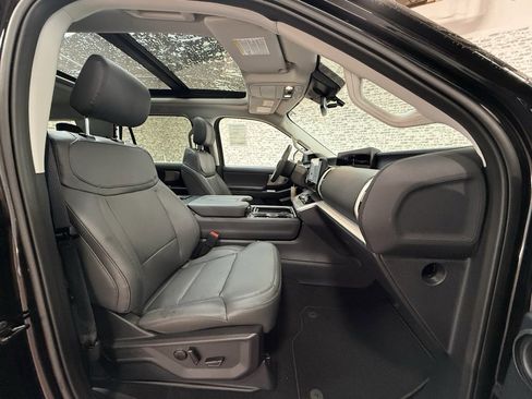 New 2026 Ford Expedition Active image 12