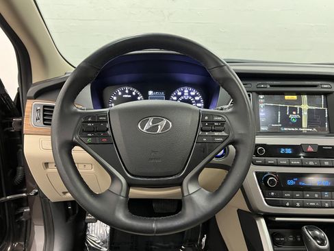 Used 2015 Hyundai Sonata Limited w/ Option Group 05 image 16