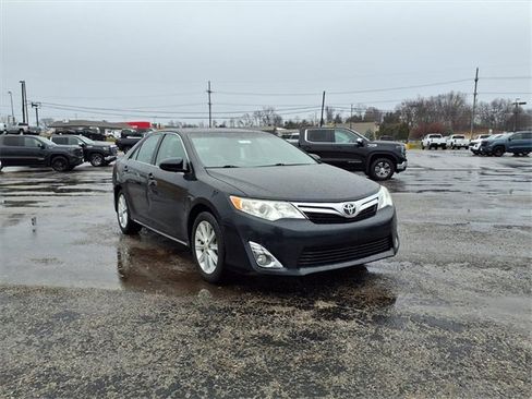 Used 2012 Toyota Camry XLE image 2