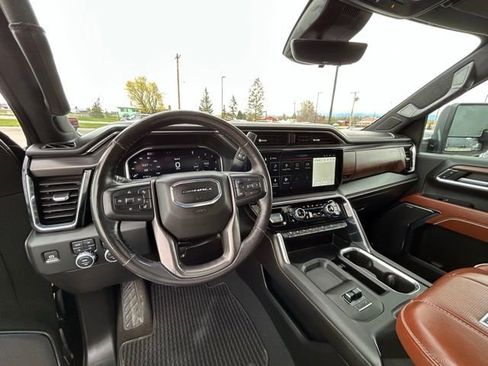 Used 2024 GMC Sierra 3500 Denali Ultimate AWD/4WD image 27