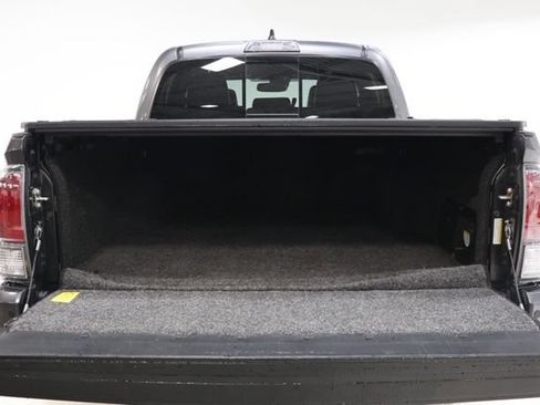 Used 2020 Toyota Tacoma TRD Sport w/ TRD Premium Sport Package AWD/4WD image 32