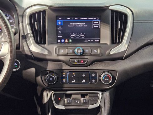 Used 2024 GMC Terrain SLE AWD/4WD image 16