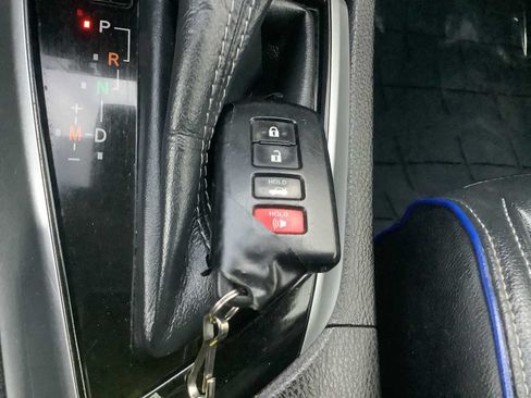 Used 2018 Toyota Corolla XSE w/ Carpet Mat Package (TMS) FWD image 19