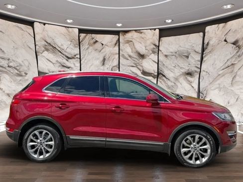 Used 2017 Lincoln MKC Select w/ Select Plus Package AWD/4WD image 2