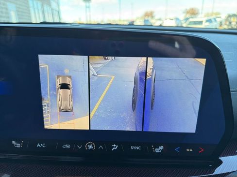 New 2026 Chevrolet Traverse Z71 w/ Enhanced Driving Package AWD/4WD image 32