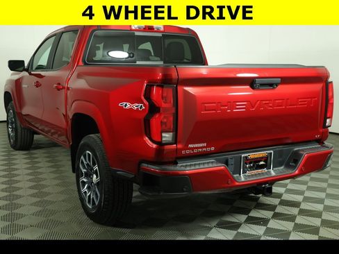 Used 2023 Chevrolet Colorado LT w/ LT Convenience Package III image 5