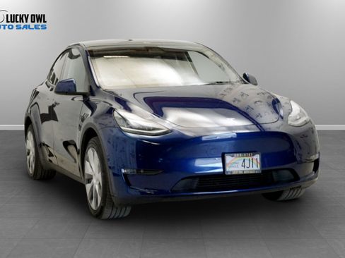 Used 2023 Tesla Model Y Long Range AWD/4WD image 2