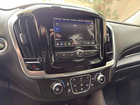 Used 2020 Chevrolet Traverse LS image 40