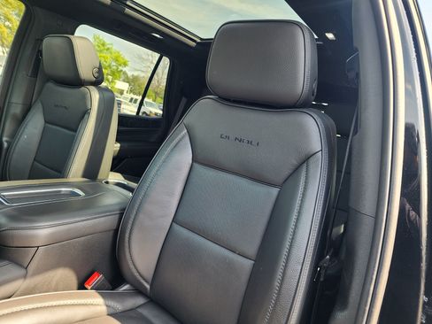 Used 2023 GMC Yukon Denali AWD/4WD image 23