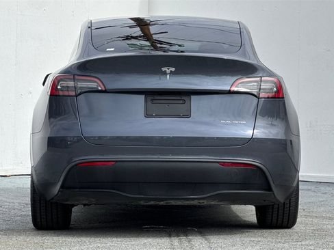 Used 2023 Tesla Model Y Long Range image 5