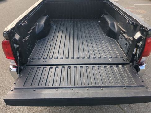 Used 2019 Toyota Tacoma SR5 image 6