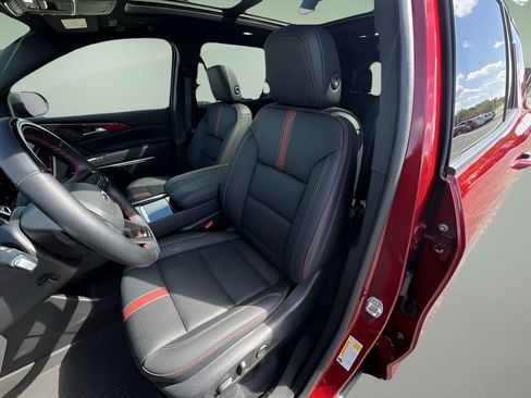 Certified 2024 Chevrolet Traverse RS w/ LPO, Floor Liner Package image 20