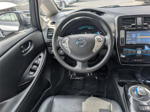 Used 2015 Nissan Leaf SL w/ Premium Package FWD image 17