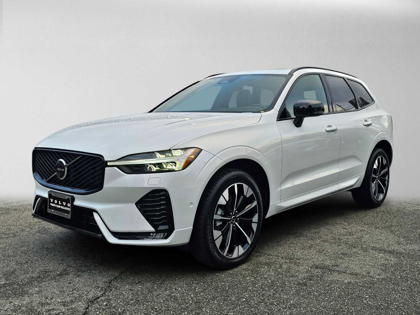 Used 2026 Volvo XC60 B5 Plus w/ Climate Package AWD/4WD image 7