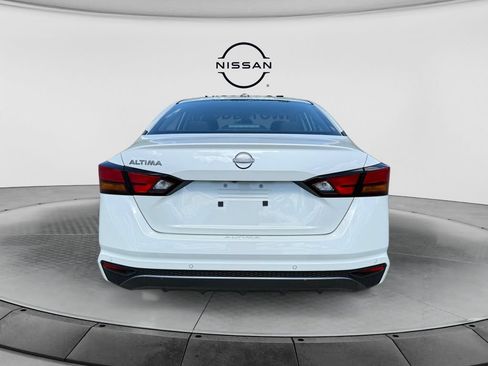 New 2026 Nissan Altima 2.5 SV FWD image 4