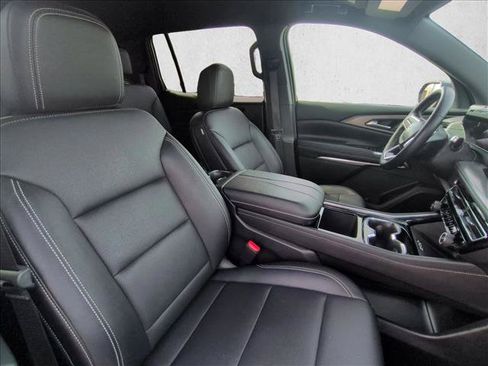 Used 2026 Chevrolet Traverse LT FWD image 21