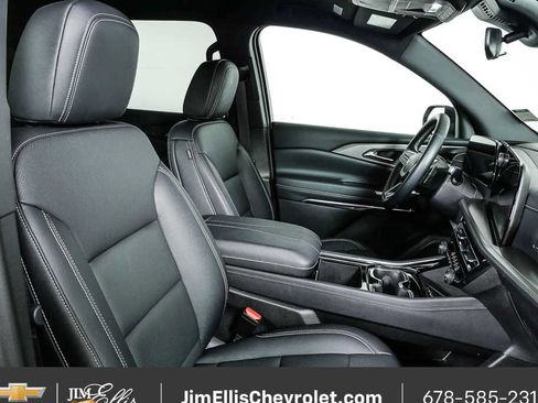 Certified 2025 Chevrolet Traverse LT image 22