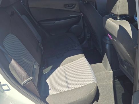 Used 2021 Hyundai Kona SE w/ Cargo Package FWD image 8