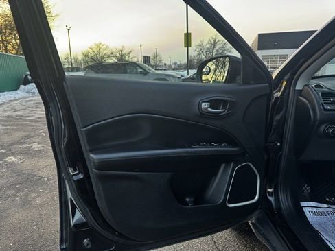 Used 2020 Jeep Compass Latitude image 15